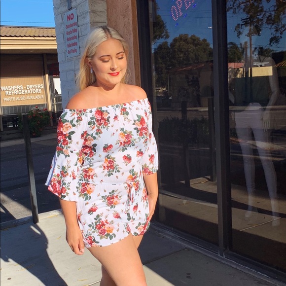 Floral romper (Last 2)🚨 - Picture 2 of 4